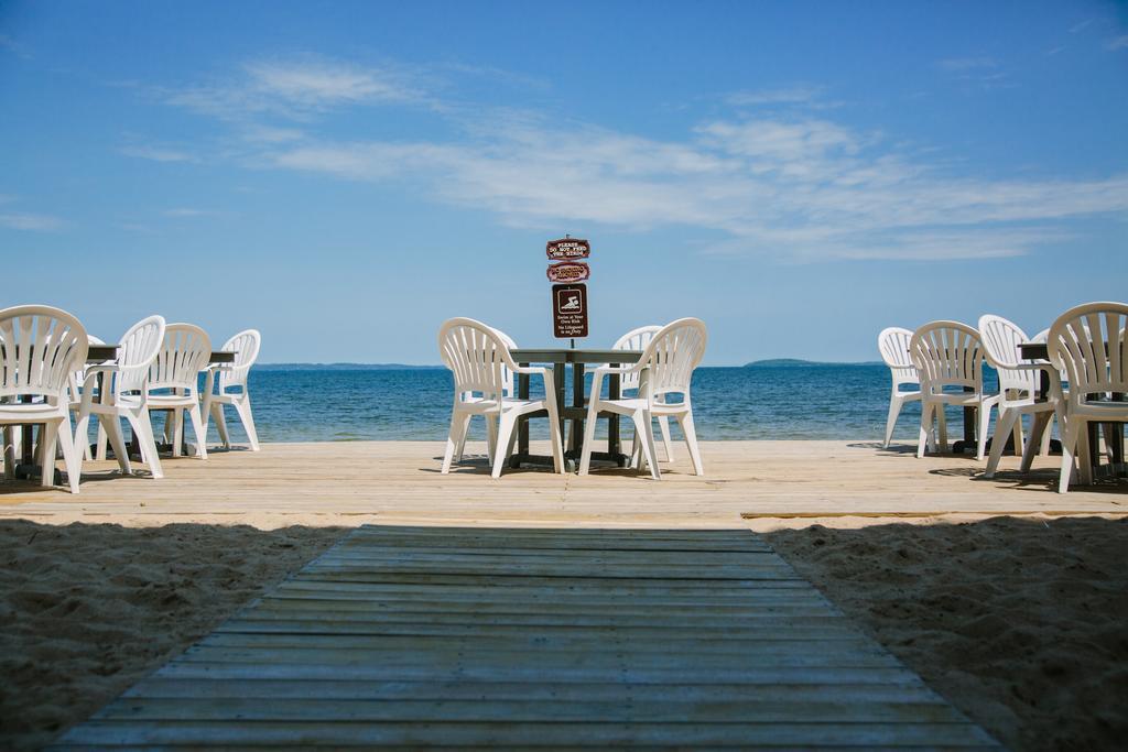 Bayshore Resort Траверс-Сити Экстерьер фото